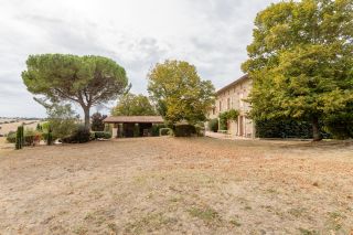 house 12 Rooms for sale on LAVAUR (81500)