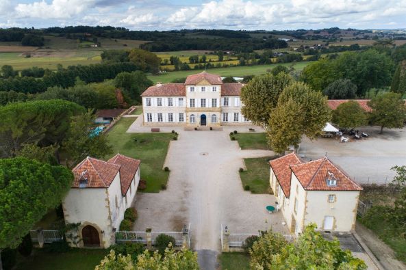 Vente Maison Auch 12&nbsp;Pièces 1200&nbsp;m²