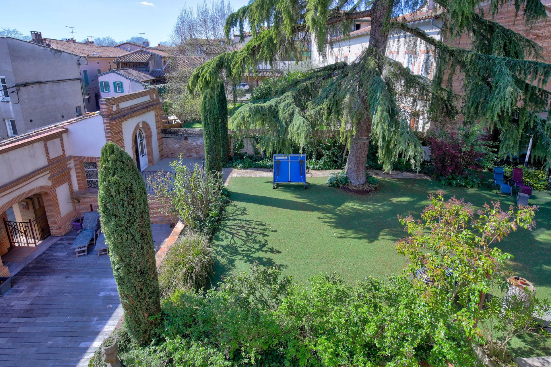 house 15 Rooms for sale on LAVAUR (81500)