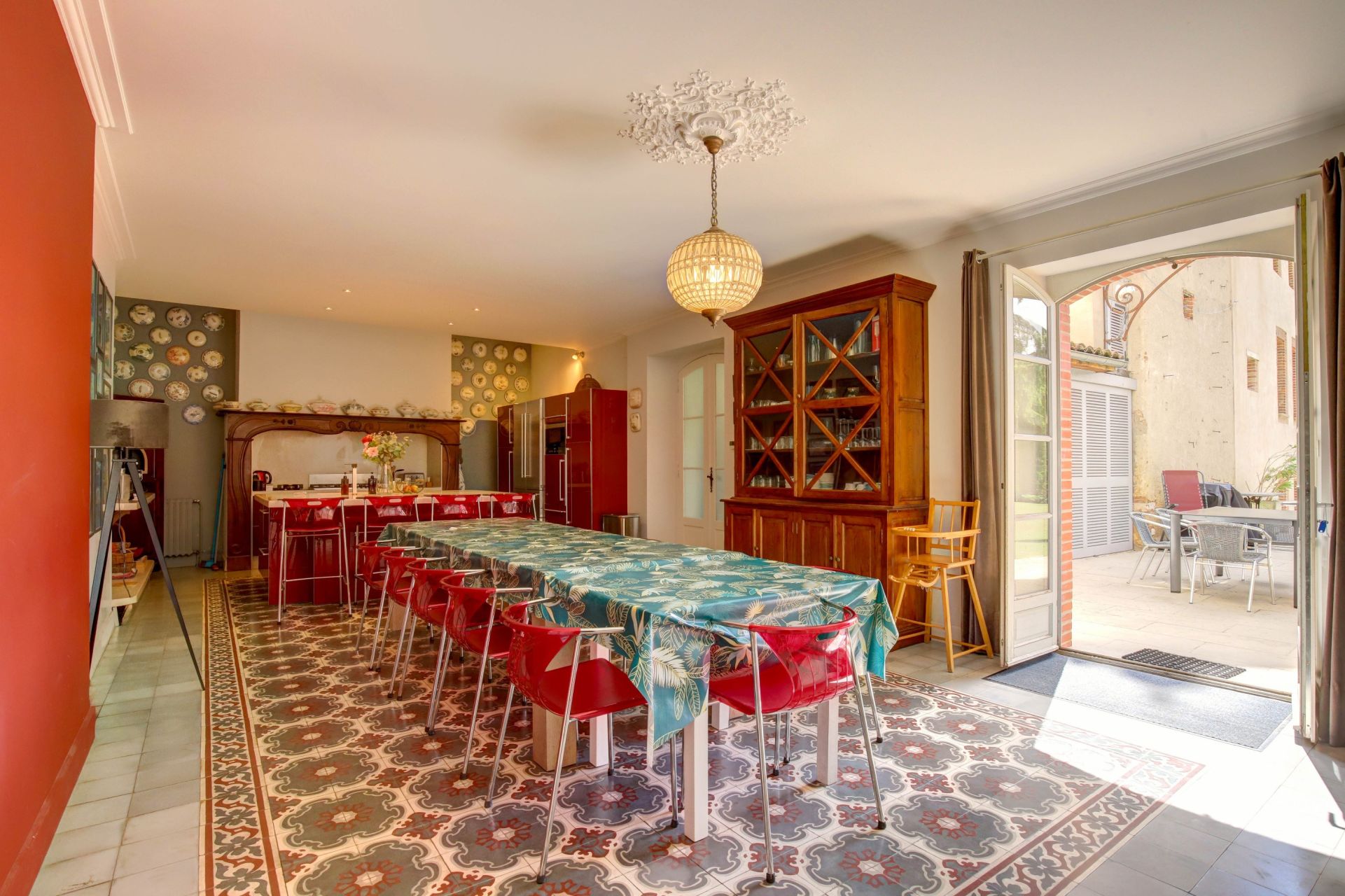 house 15 Rooms for sale on LAVAUR (81500)