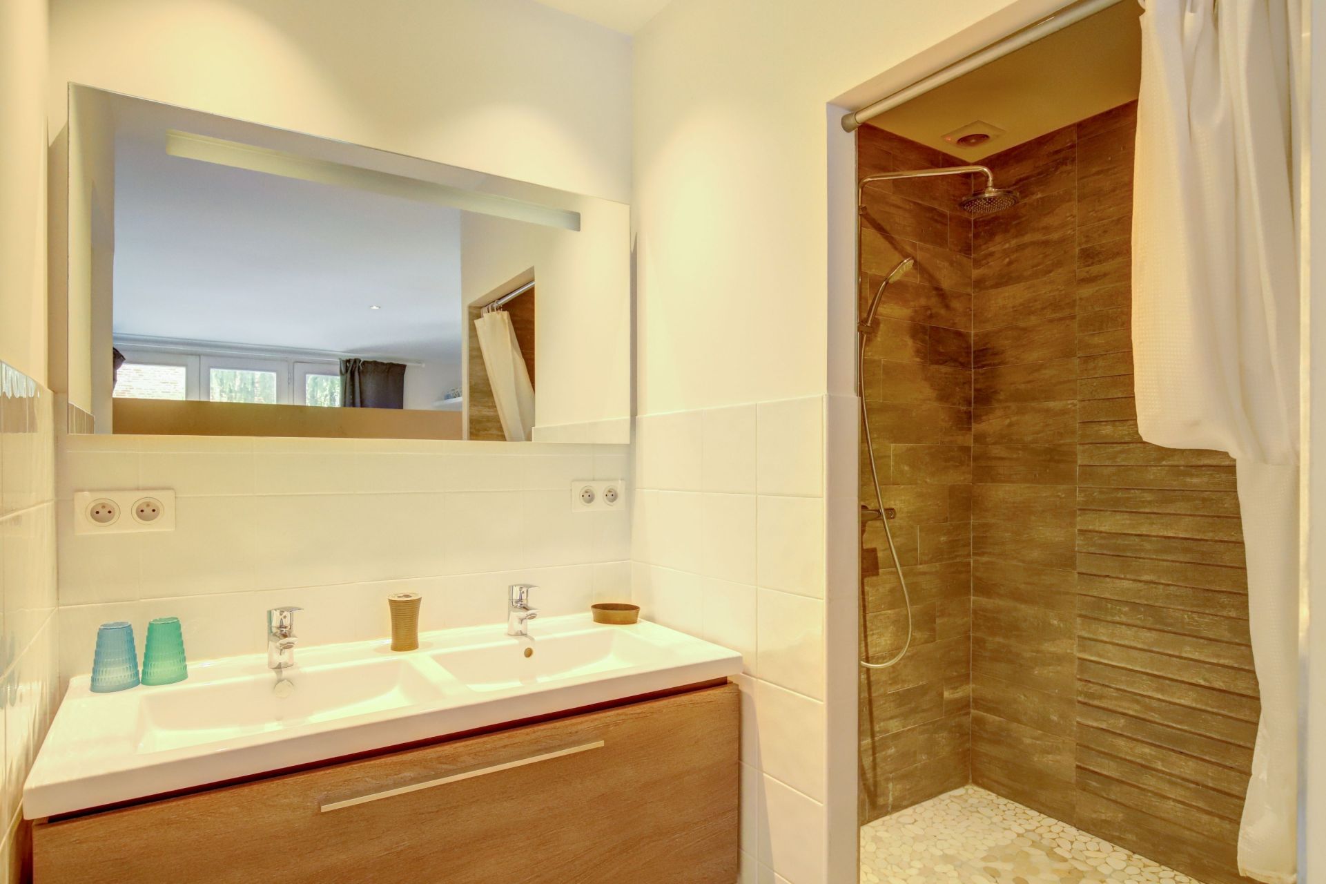 house 15 Rooms for sale on LAVAUR (81500)