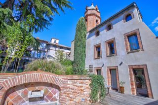 house 15 Rooms for sale on LAVAUR (81500)