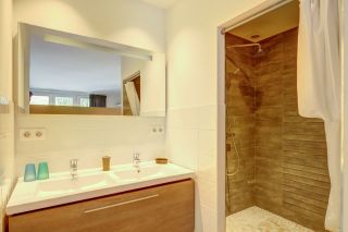 house 15 Rooms for sale on LAVAUR (81500)
