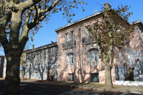 Vente Maison de ville Castres 15&nbsp;Pièces 385&nbsp;m²
