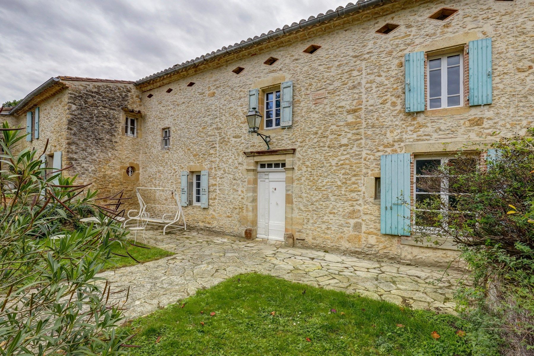 house 10 Rooms for sale on AVIGNONET LAURAGAIS (31290)
