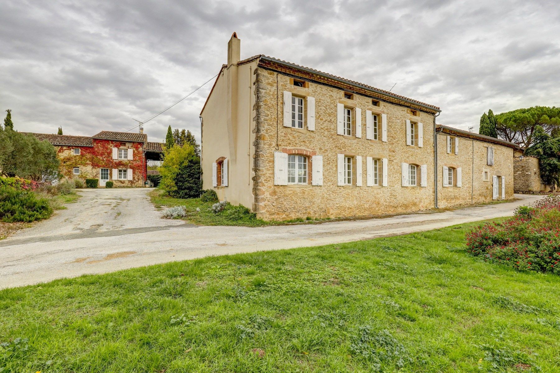 house 10 Rooms for sale on AVIGNONET LAURAGAIS (31290)