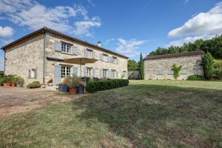 house 12 Rooms for sale on CASTELNAU DE MONTMIRAL (81140)