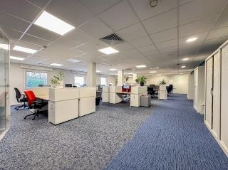 building for sale on CASTRES (81100)