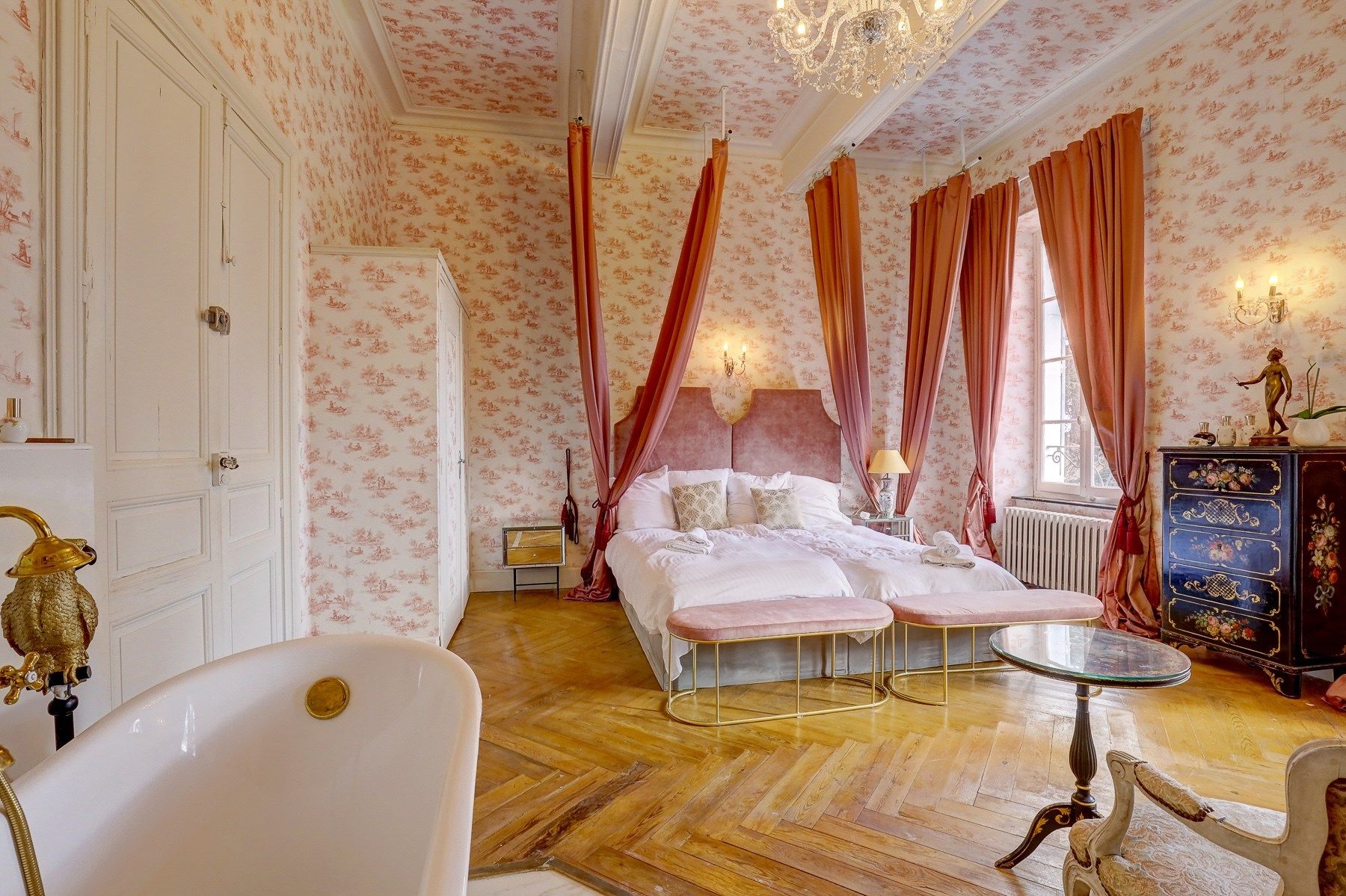 castle 50 Rooms for sale on CARCASSONNE (11000)