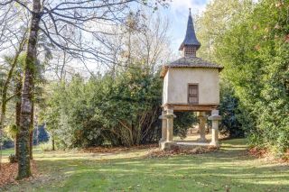 house 12 Rooms for sale on PUYLAURENS (81700)