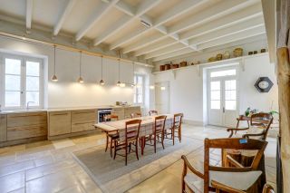 house 12 Rooms for sale on PUYLAURENS (81700)