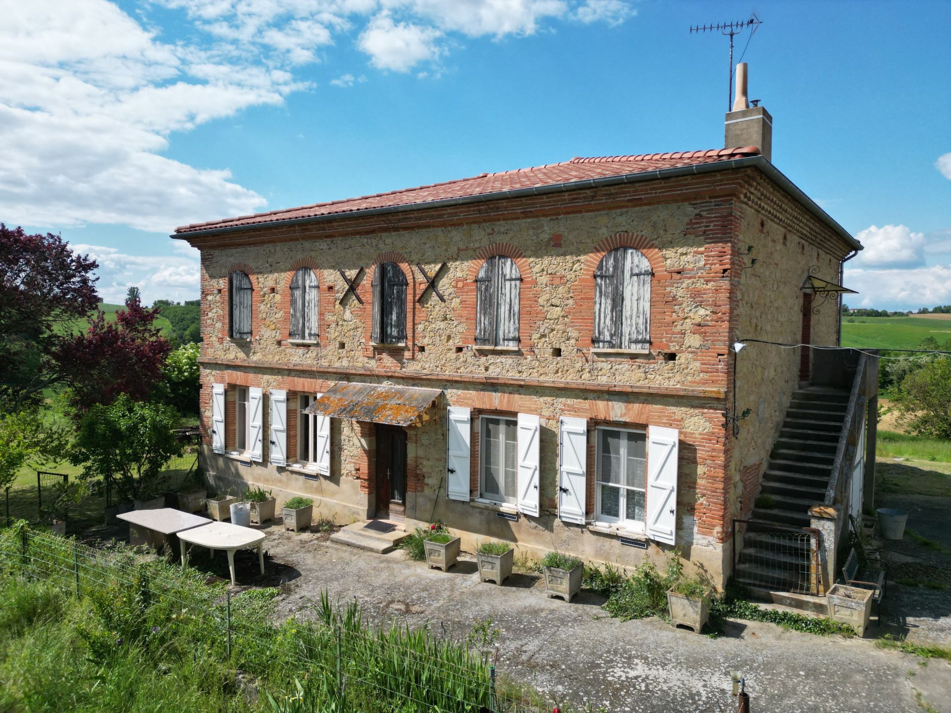 house 10 Rooms for sale on VERFEIL (31590)