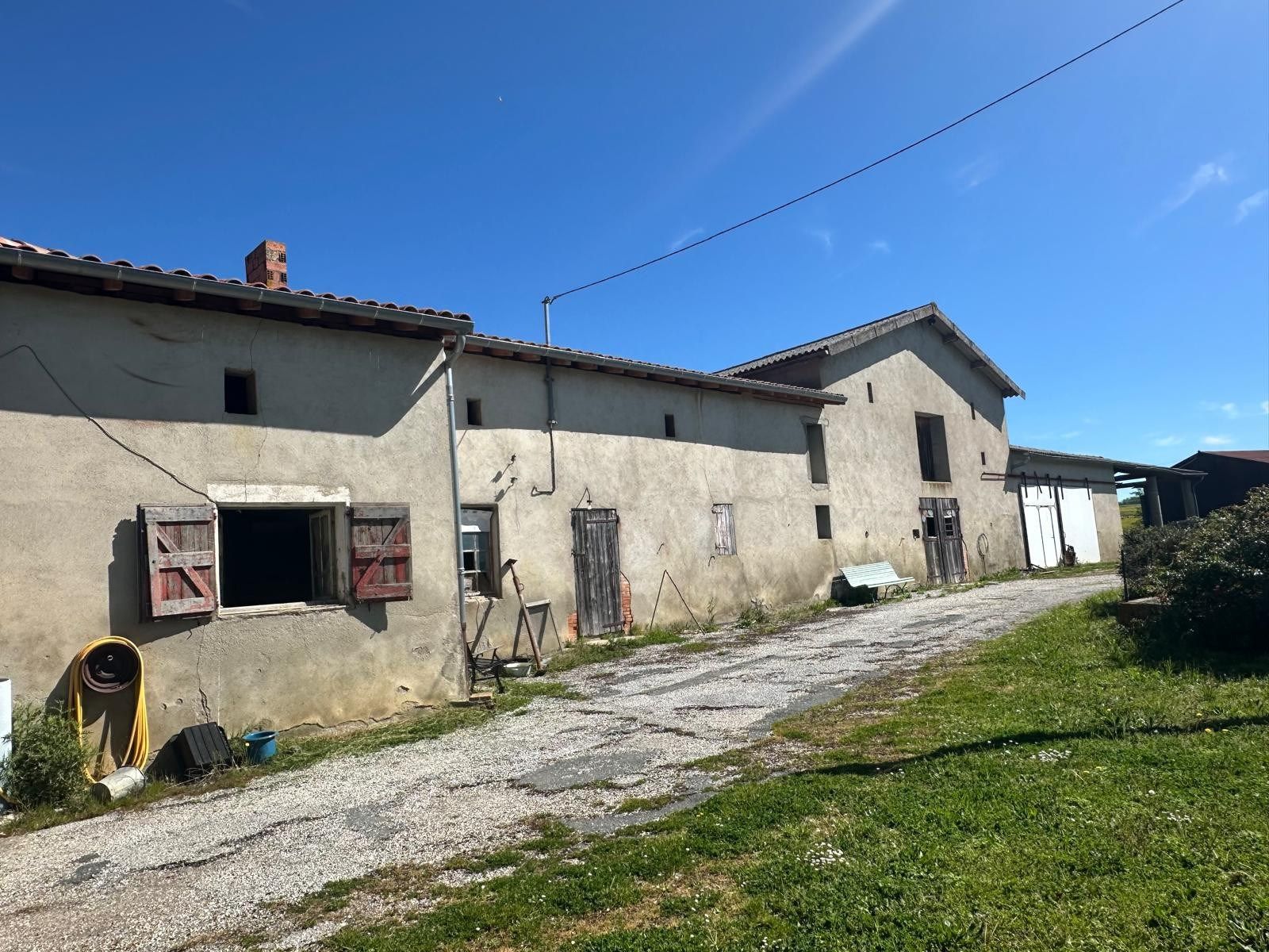 house 10 Rooms for sale on VERFEIL (31590)