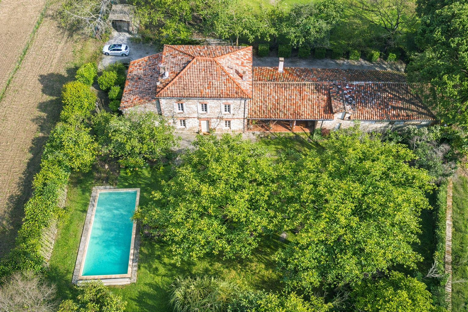 house 6 Rooms for sale on LAVAUR (81500)