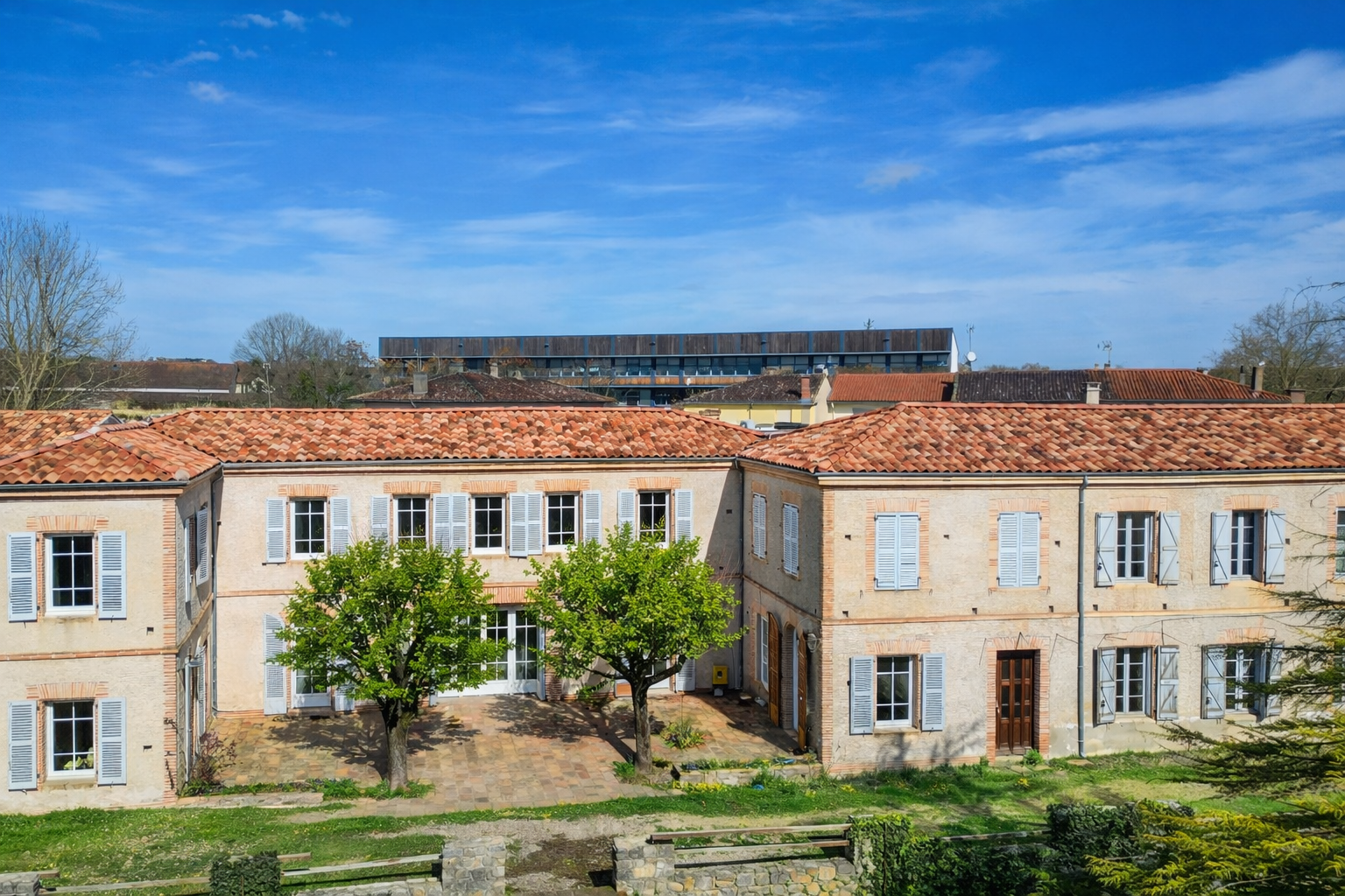 house 20 Rooms for sale on GAILLAC (81600)