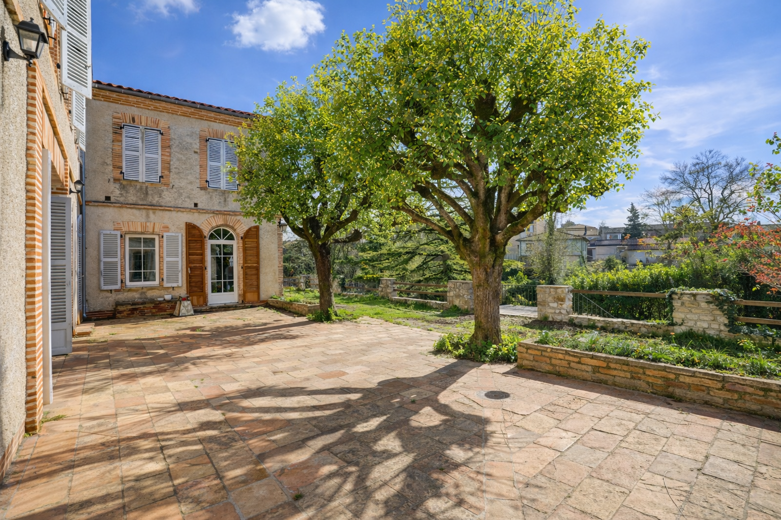 maison 20 Pièces en vente sur GAILLAC (81600)