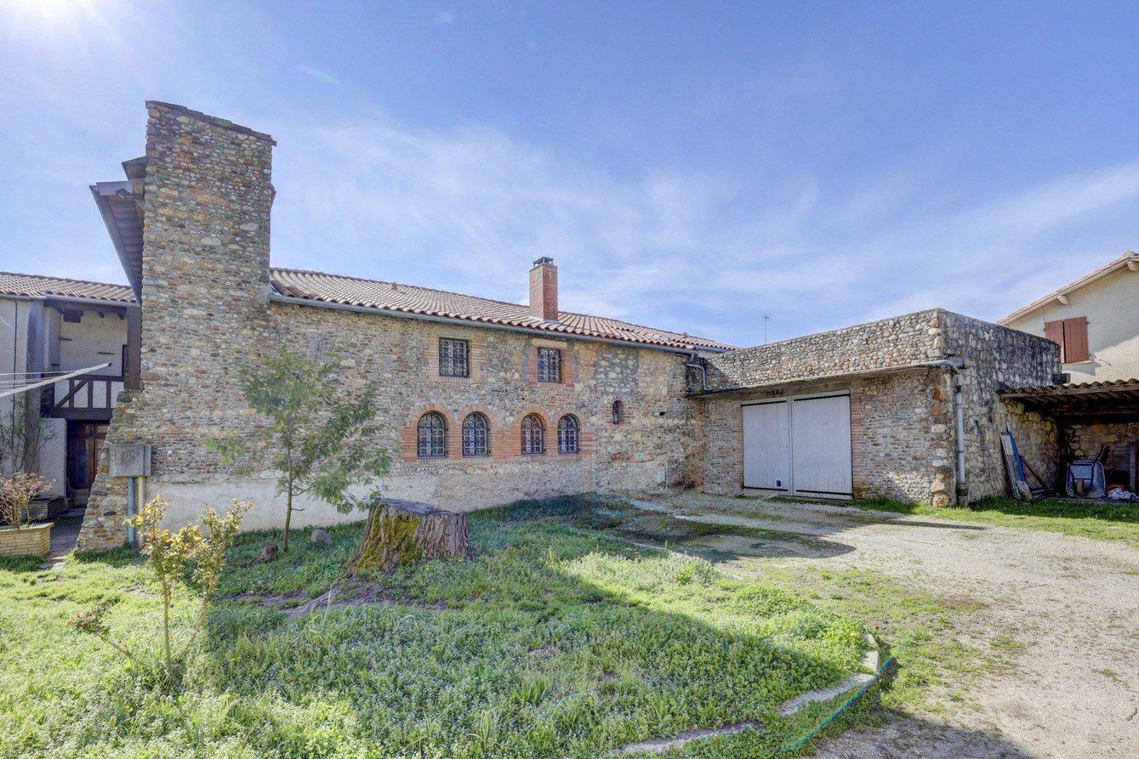 house 20 Rooms for sale on GAILLAC (81600)