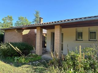 house 4 Rooms for sale on VIGOULET AUZIL (31320)