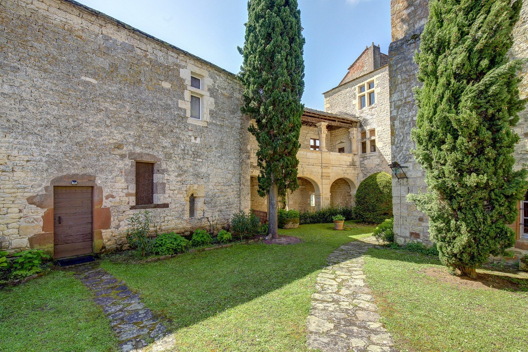 castle 12 Rooms for sale on CORDES SUR CIEL (81170)