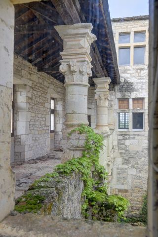 castle 12 Rooms for sale on CORDES SUR CIEL (81170)