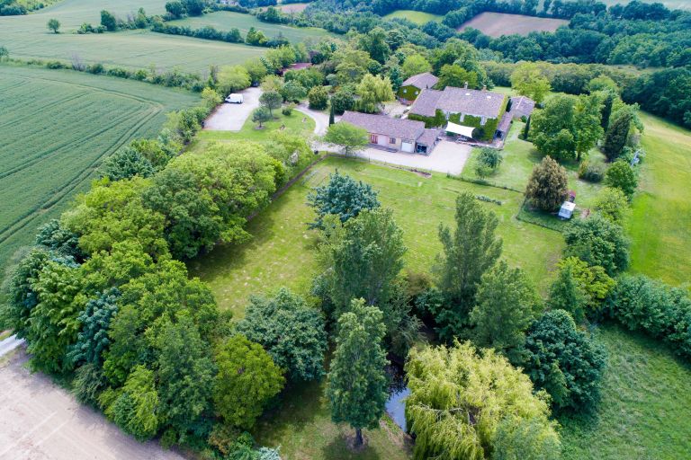 house 30 Rooms for sale on LAVAUR (81500)