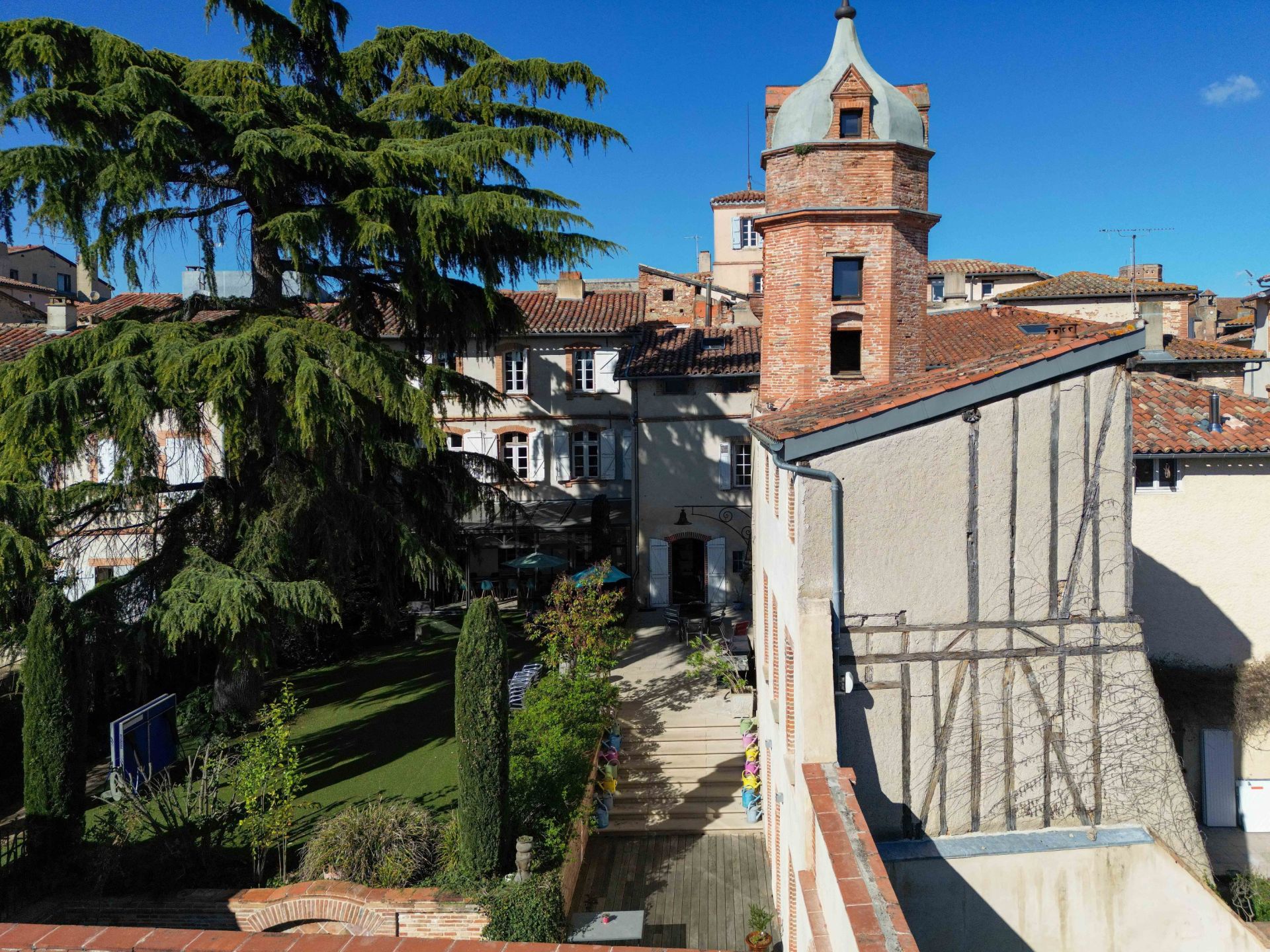 maison bourgeoise 19 Pièces en vente sur LAVAUR (81500)