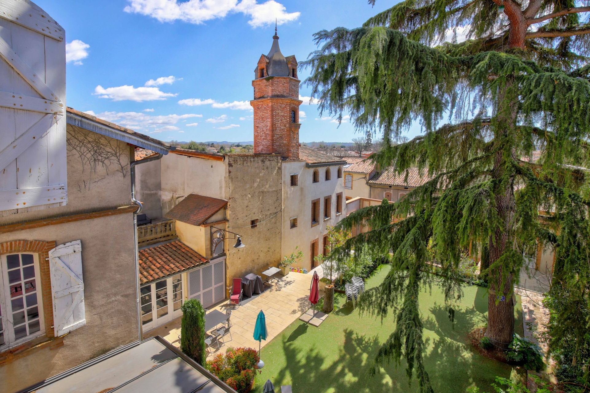 maison bourgeoise 19 Pièces en vente sur LAVAUR (81500)