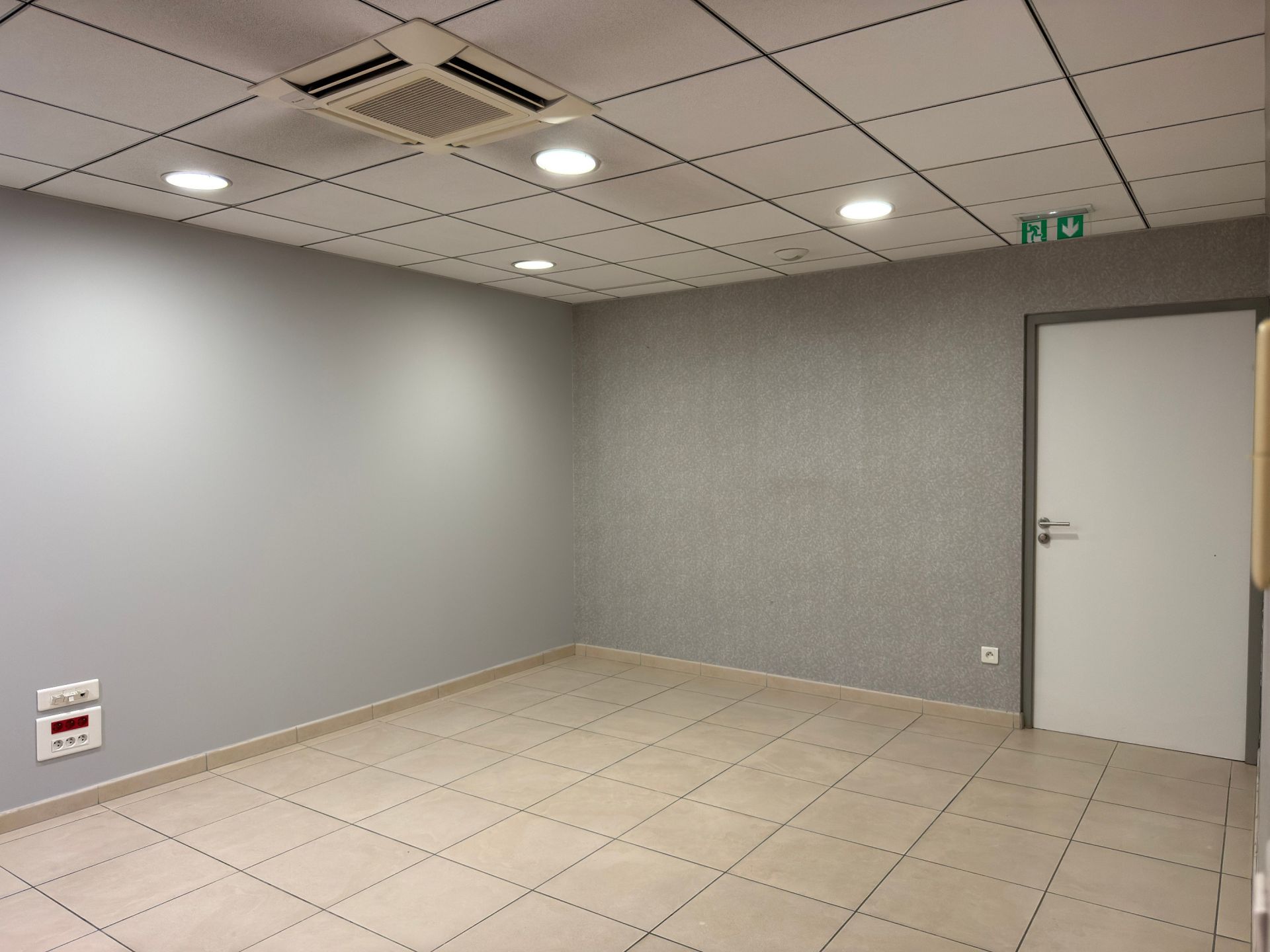 commercial local for sale on LAVAUR (81500)