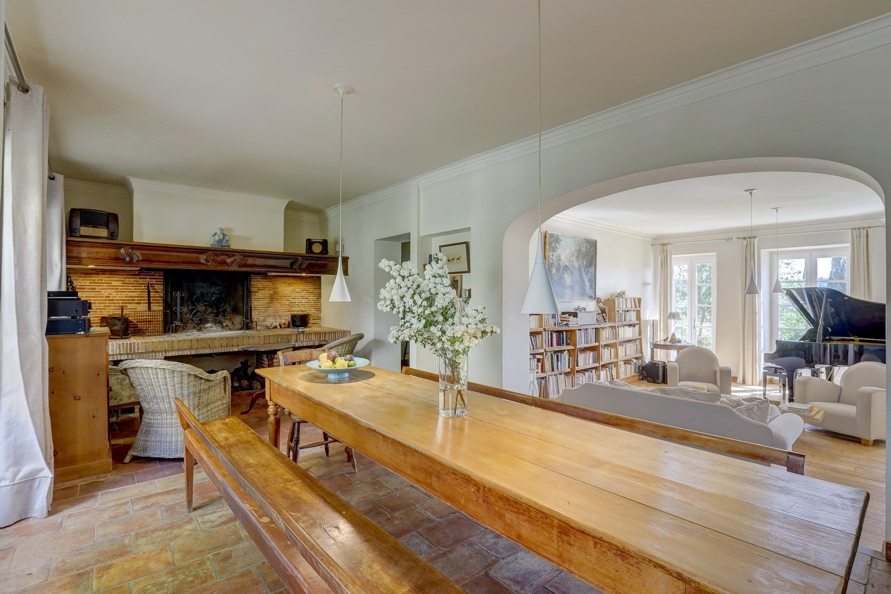 mansion 14 Rooms for sale on PUYLAURENS (81700)