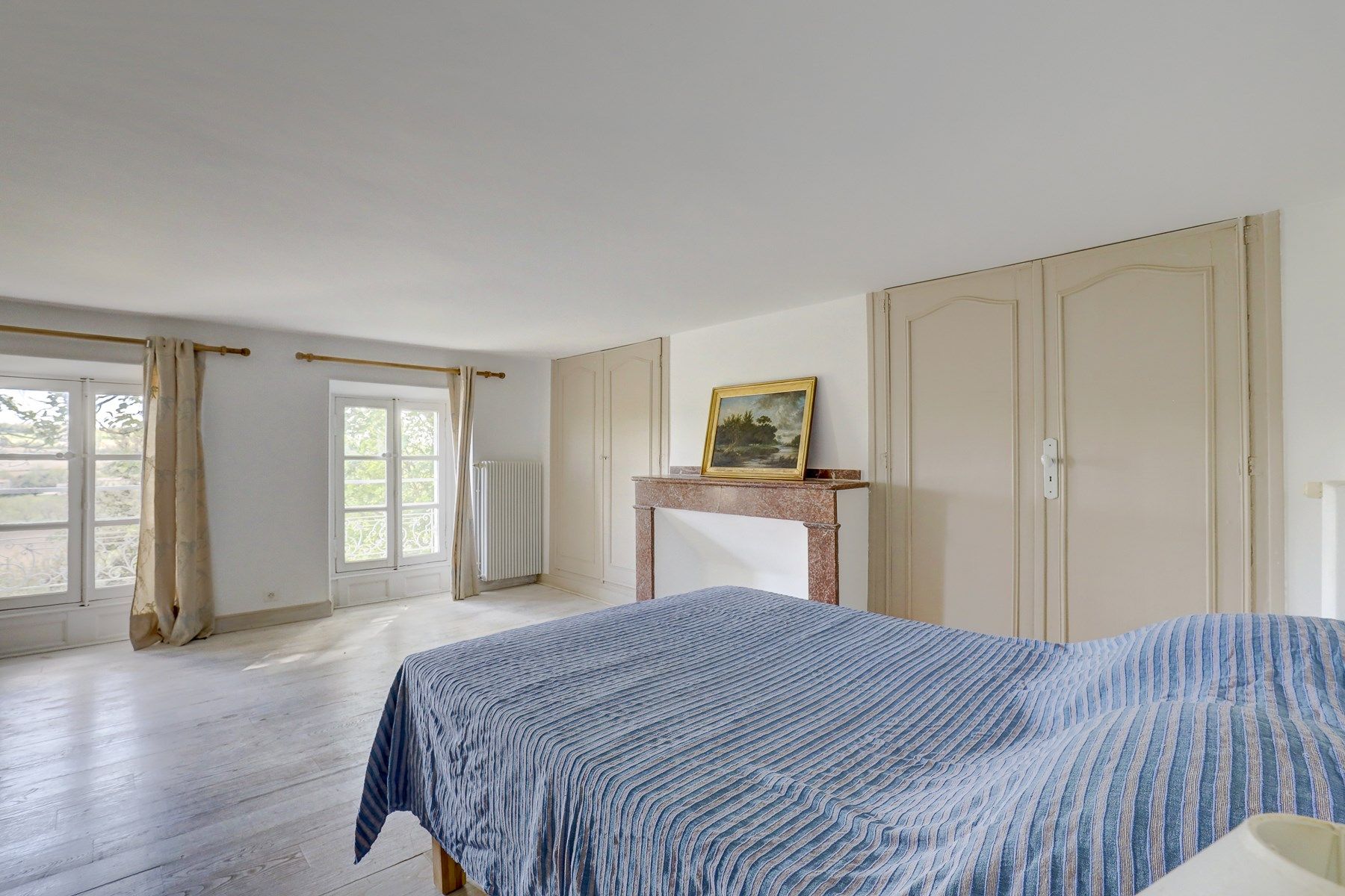 mansion 14 Rooms for sale on PUYLAURENS (81700)