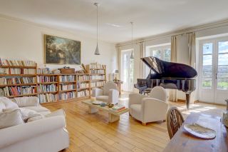 mansion 14 Rooms for sale on PUYLAURENS (81700)