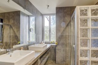 mansion 14 Rooms for sale on PUYLAURENS (81700)