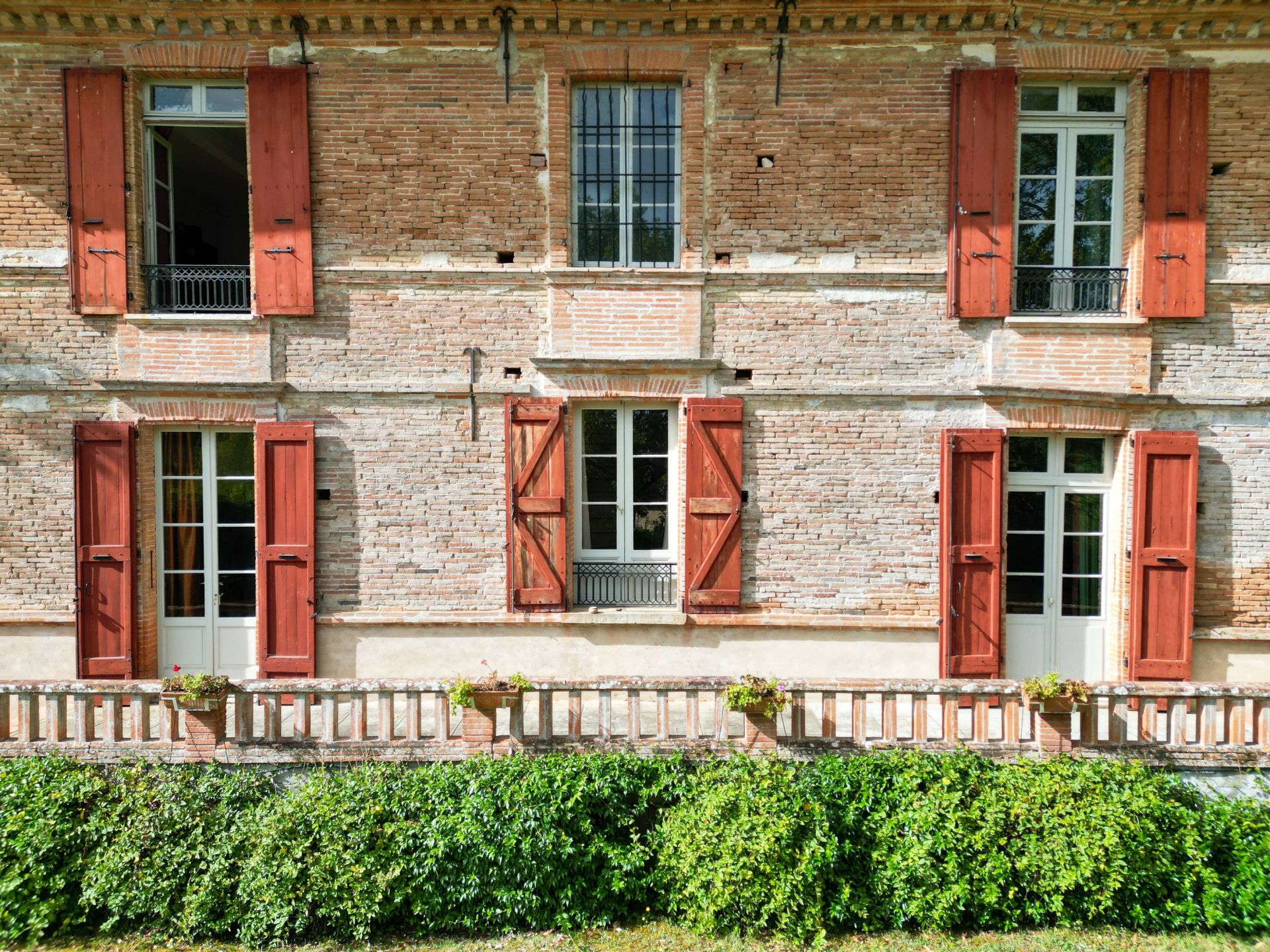 house 16 Rooms for sale on VERFEIL (31590)