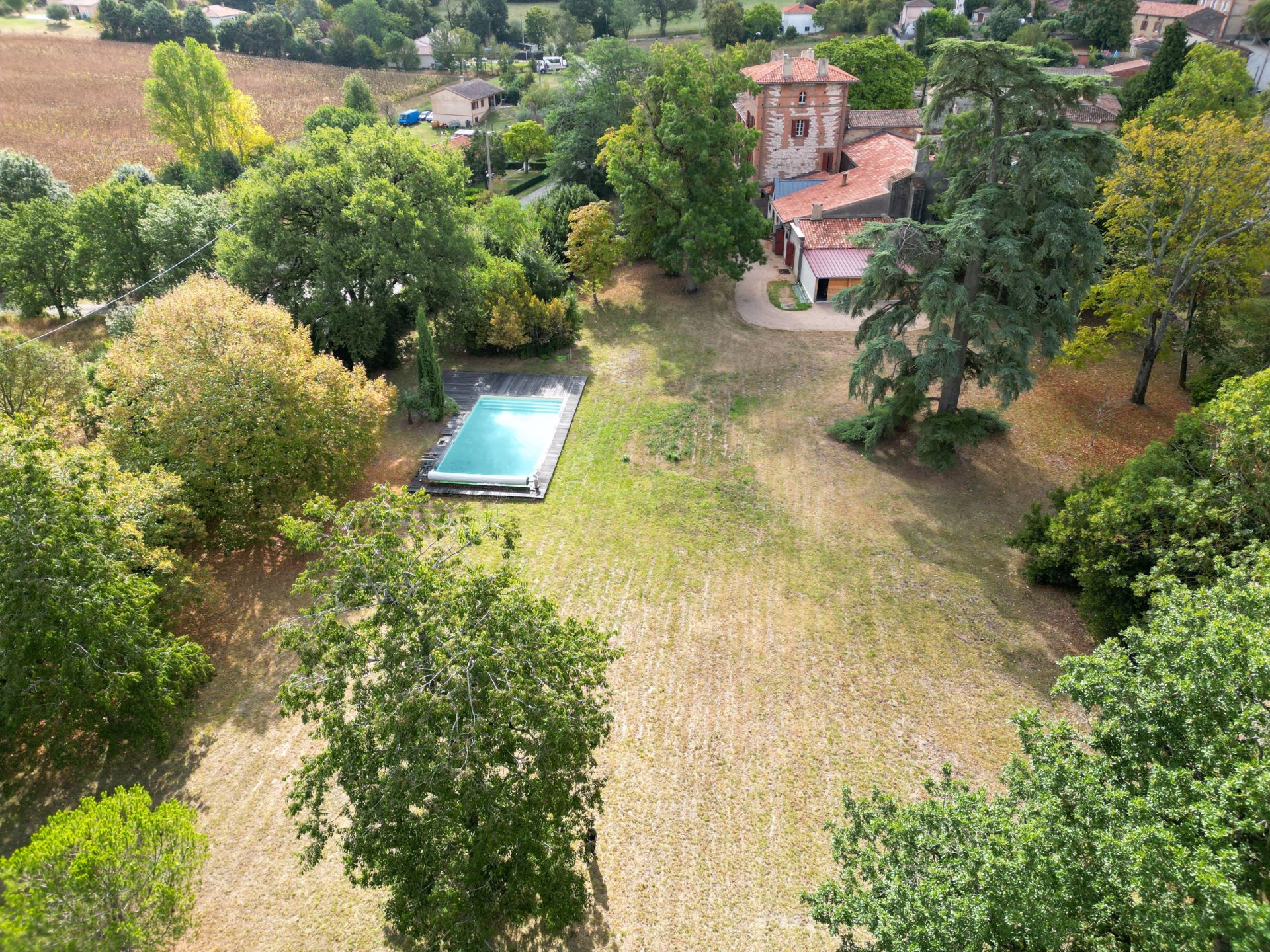 house 16 Rooms for sale on VERFEIL (31590)