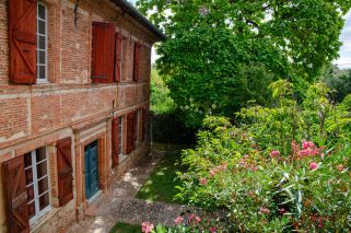 house 16 Rooms for sale on VERFEIL (31590)