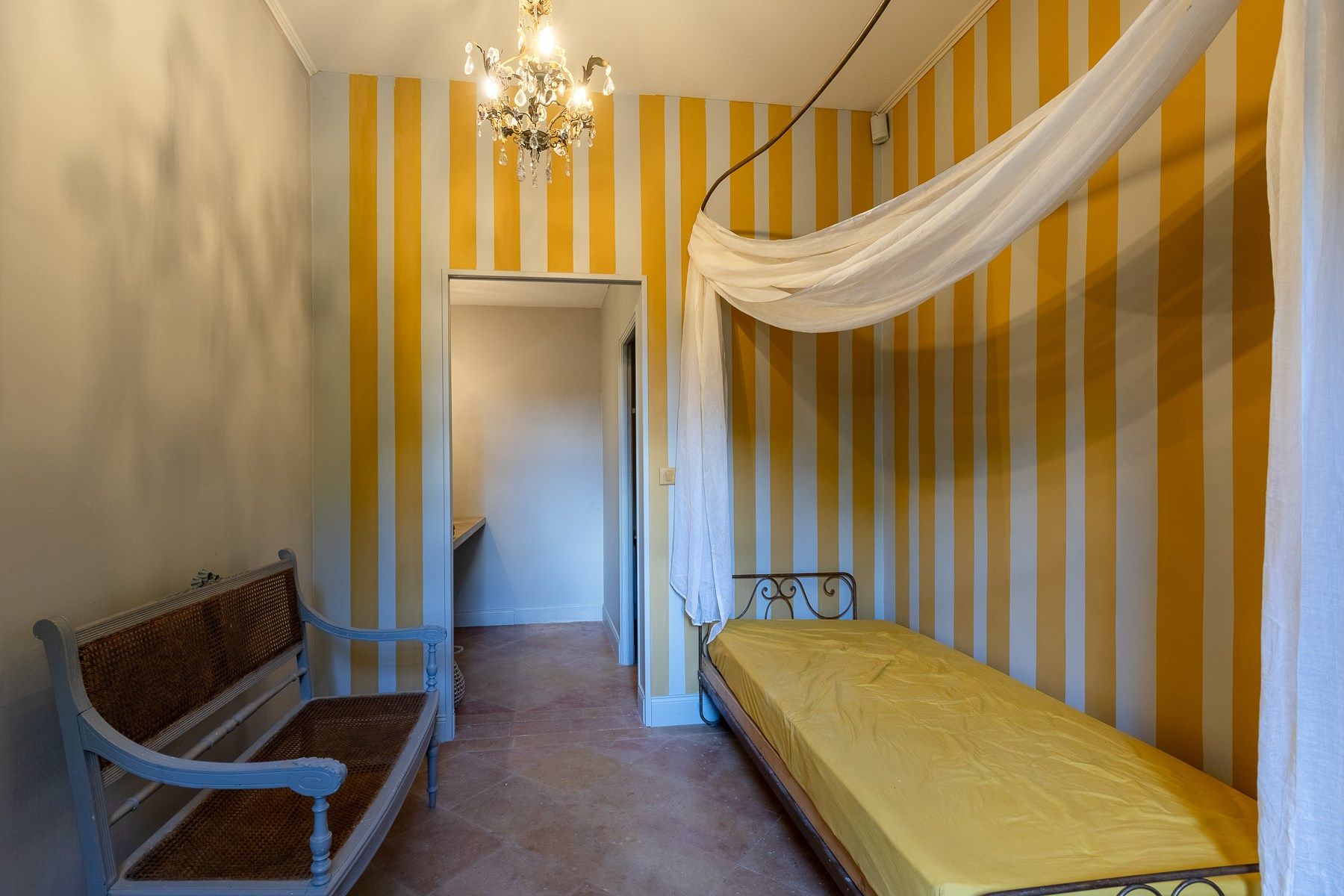 mansion 15 Rooms for sale on LAVAUR (81500)
