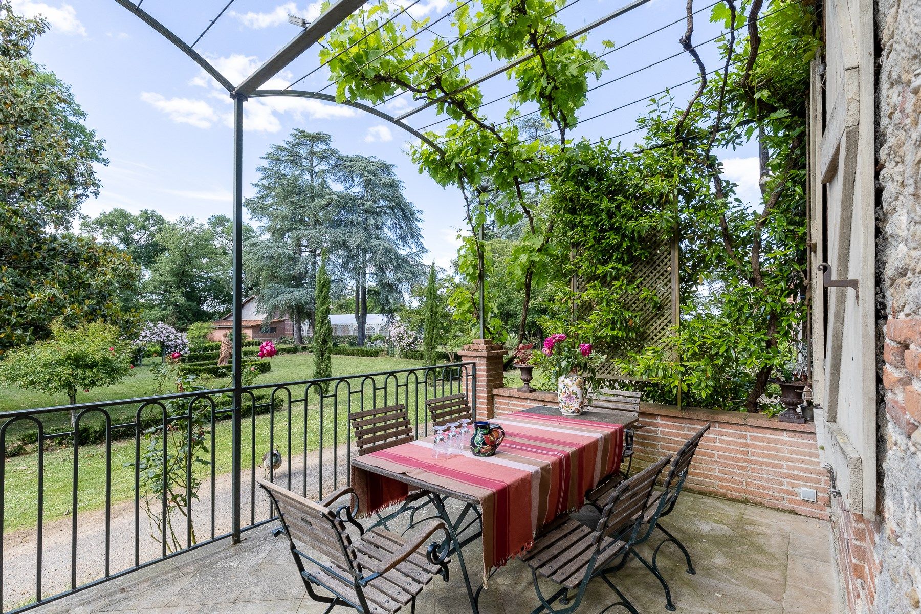mansion 15 Rooms for sale on LAVAUR (81500)