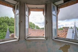 castle 8 Rooms for sale on CADOURS (31480)