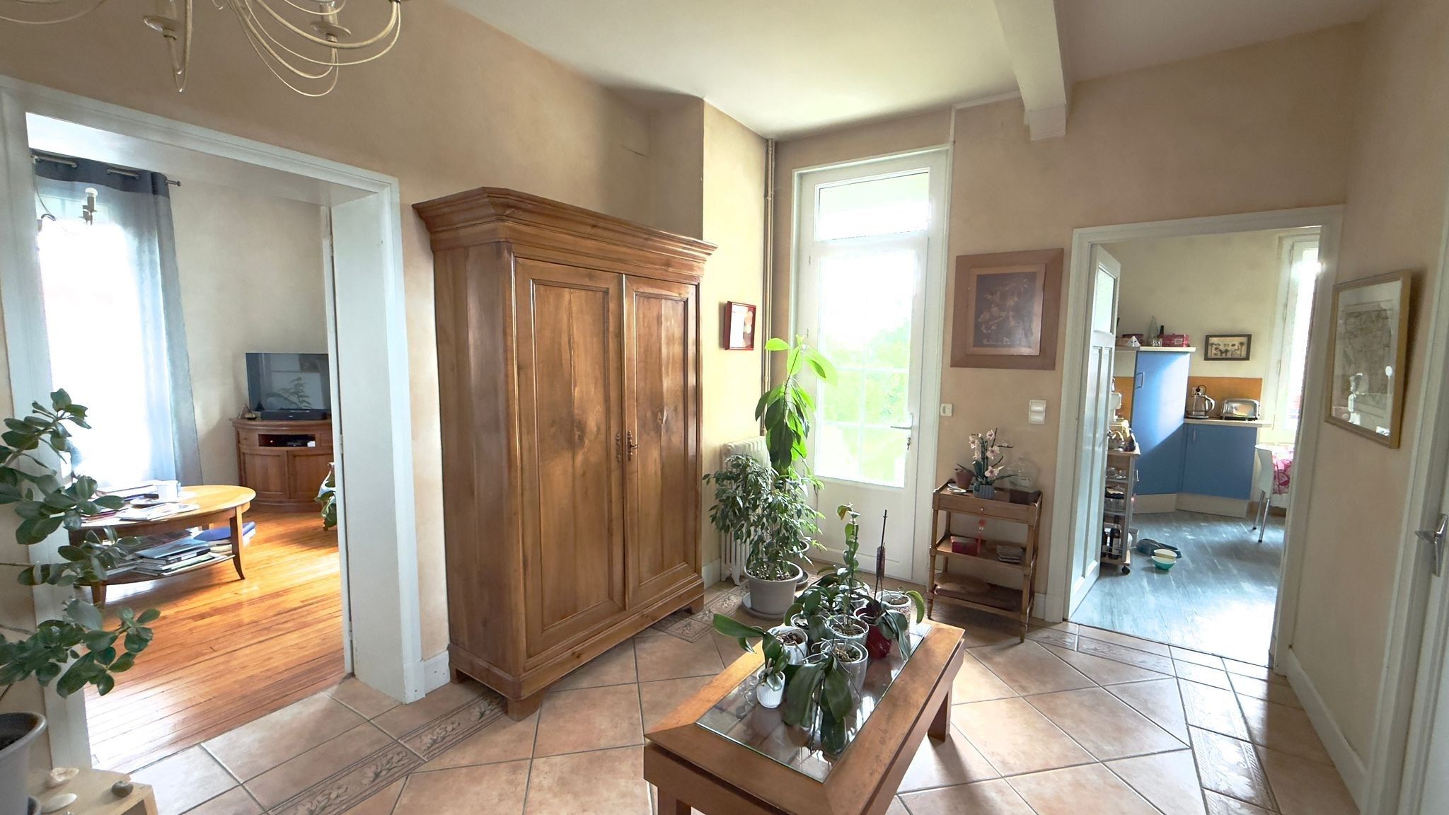 house 7 Rooms for sale on LAVAUR (81500)