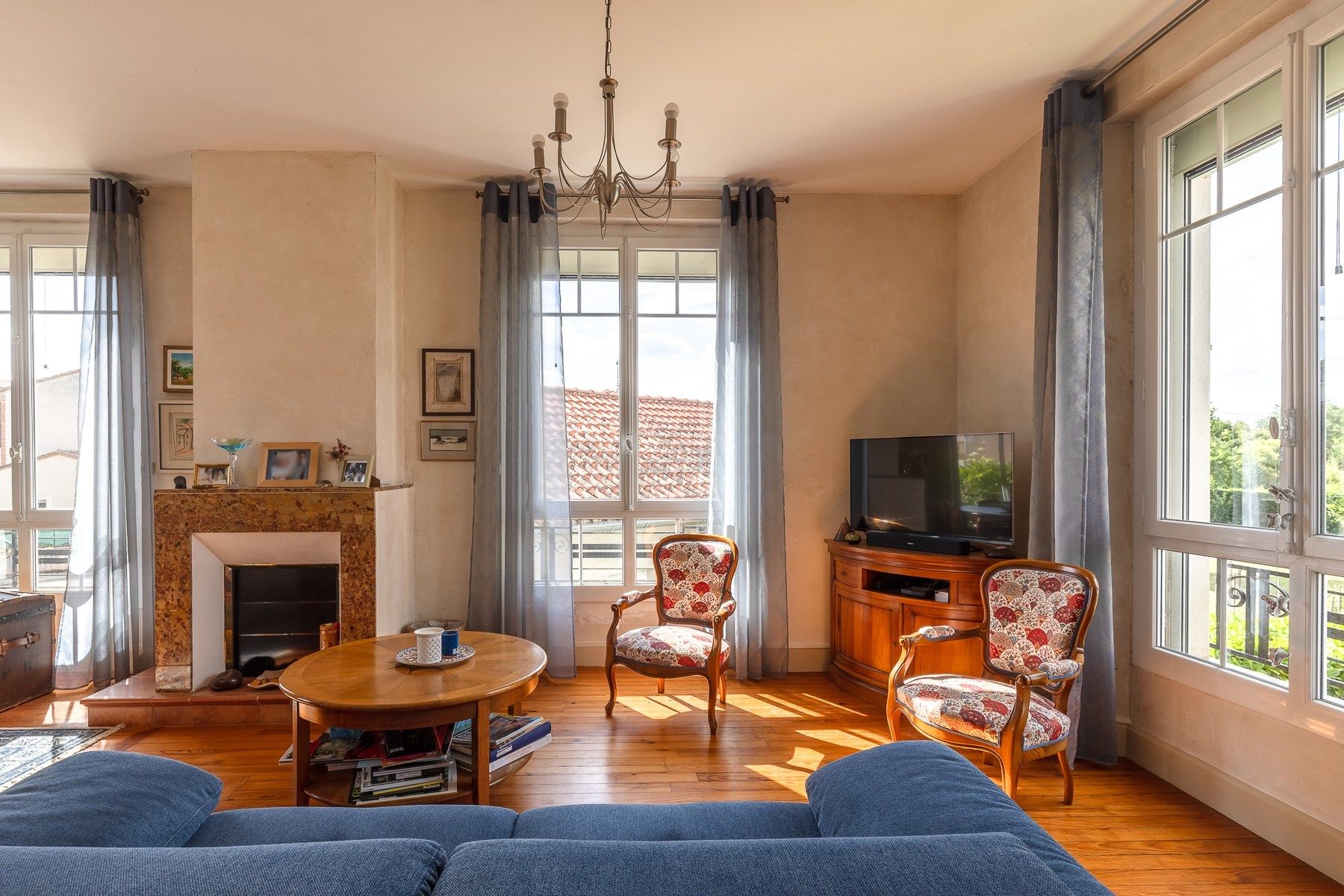 house 7 Rooms for sale on LAVAUR (81500)