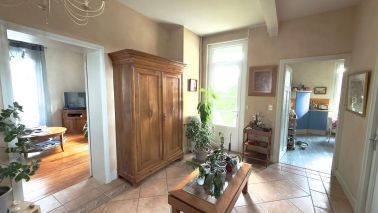 house 7 Rooms for sale on LAVAUR (81500)