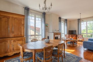 house 7 Rooms for sale on LAVAUR (81500)