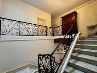 house 8 Rooms for sale on LAVAUR (81500)