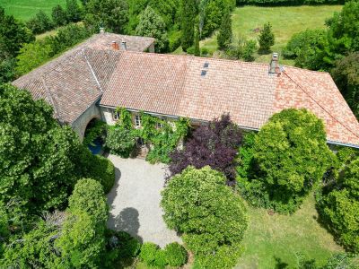Sale House Saint-Paul-Cap-de-Joux 12&nbsp;Rooms 395&nbsp;m²