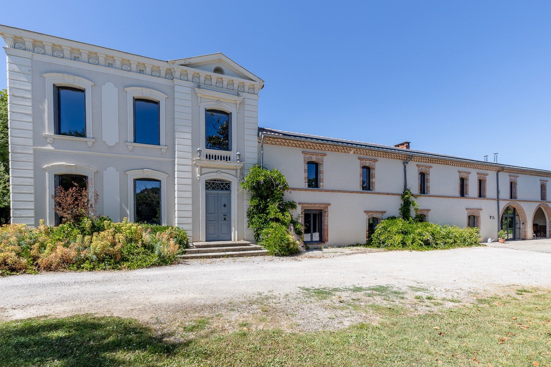 house 18 Rooms for sale on GAILLAC (81600)