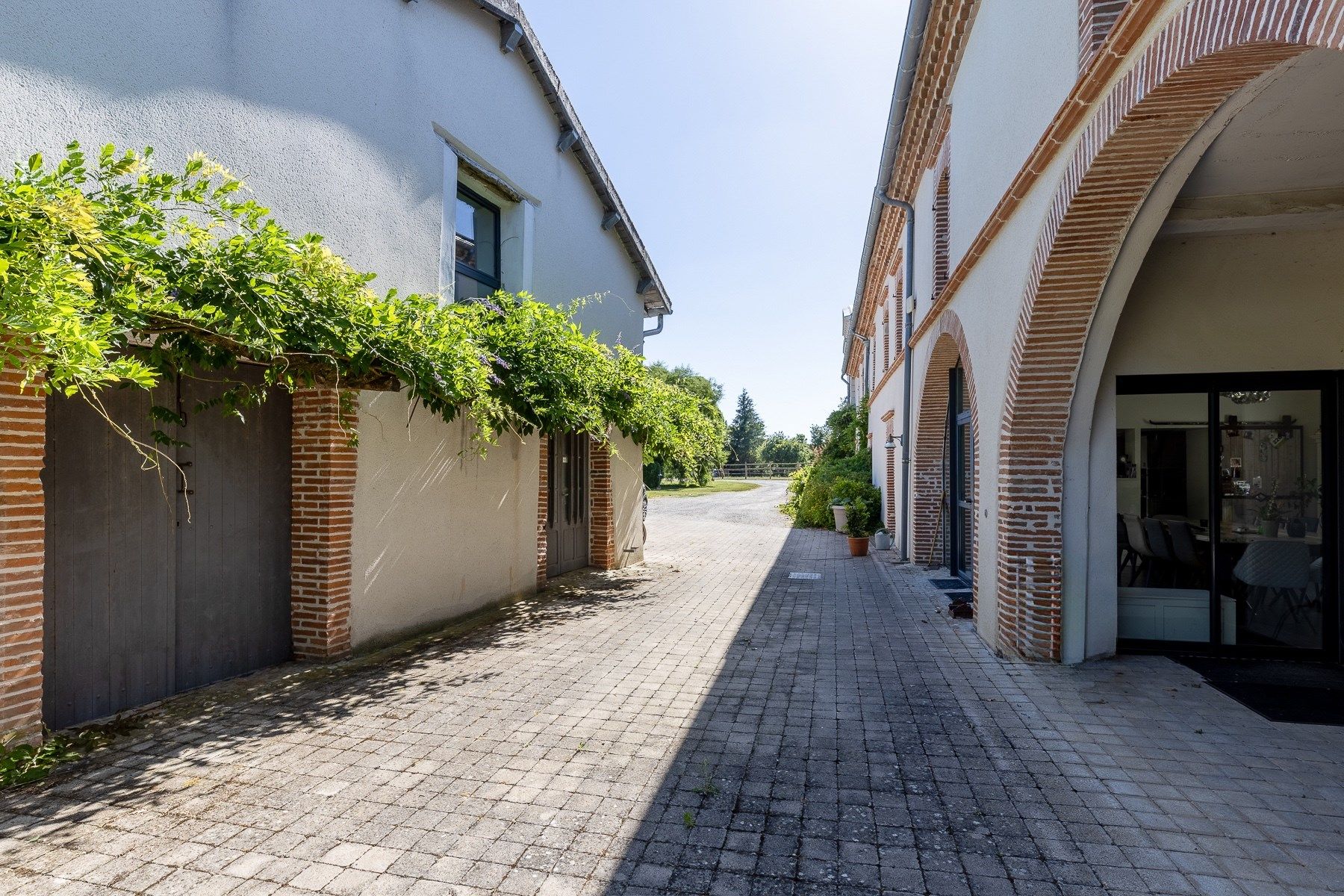 house 18 Rooms for sale on GAILLAC (81600)