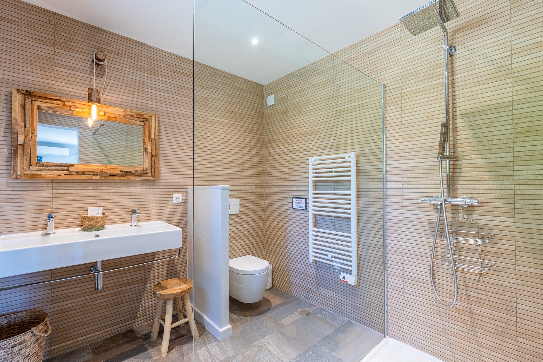 house 9 Rooms for sale on MAZAMET (81200)