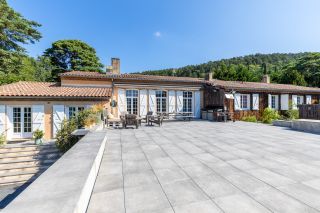 house 9 Rooms for sale on MAZAMET (81200)