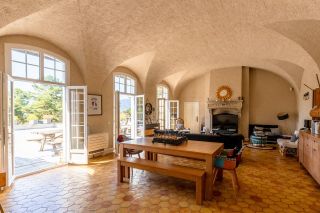 house 9 Rooms for sale on MAZAMET (81200)