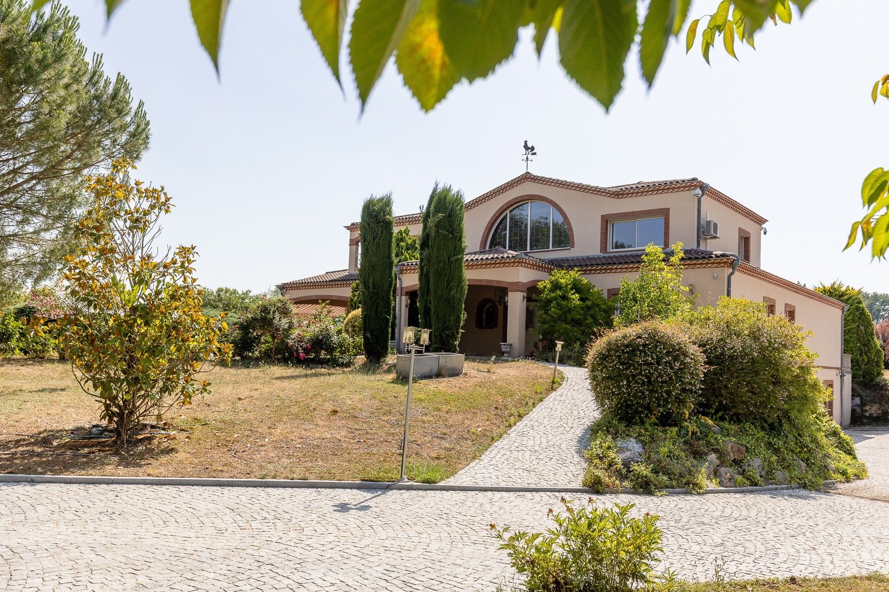 house 16 Rooms for sale on LAVAUR (81500)